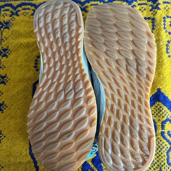 New Balance Fresh Foam sz. 10 - Picture 4 of 5